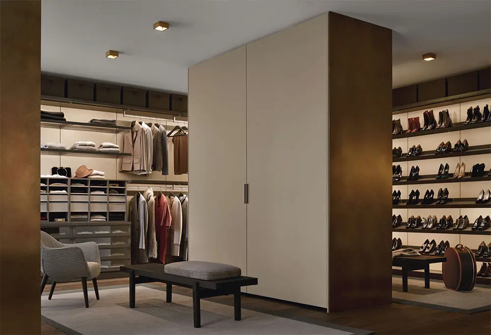 hanging shoe cabinet can save your toes! (1)74c