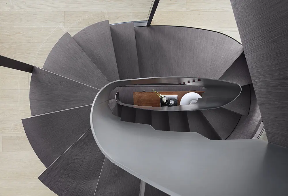 Straight Gray Oak veneer of the wall board